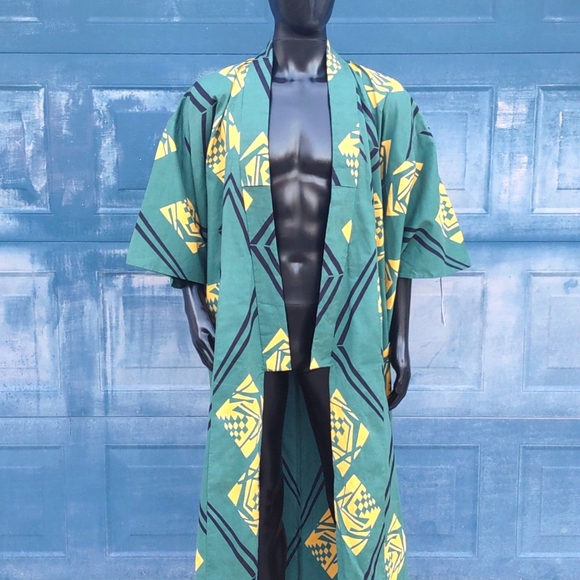 VIVI The Man Men's Cultural Robe - Picture 16 of 17